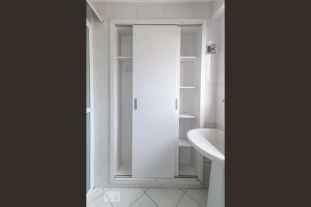 Apartamento à venda com 175m², 3 quartos e 3 vagas Apartamento à venda com 175m², 3 quartos e 3 vagasÁrea de Serviço