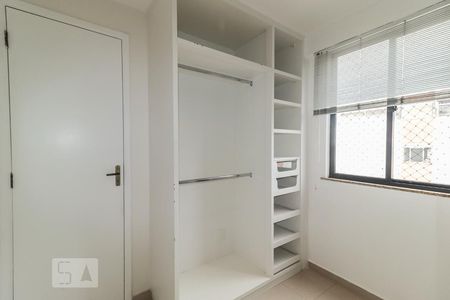 Apartamento à venda com 175m², 3 quartos e 3 vagas Apartamento à venda com 175m², 3 quartos e 3 vagasCloset do Quarto 2 - Suíte