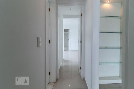 Apartamento à venda com 175m², 3 quartos e 3 vagas Apartamento à venda com 175m², 3 quartos e 3 vagasCorredor