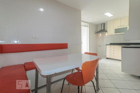 Apartamento à venda com 175m², 3 quartos e 3 vagas Apartamento à venda com 175m², 3 quartos e 3 vagasCozinha
