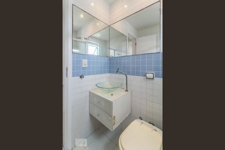 Apartamento à venda com 175m², 3 quartos e 3 vagas Apartamento à venda com 175m², 3 quartos e 3 vagasBanheiro Social