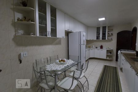 Casa à venda com 183m², 4 quartos e 3 vagas Casa à venda com 183m², 4 quartos e 3 vagasCozinha