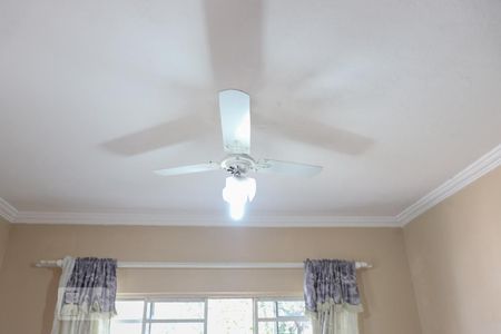 Casa à venda com 120m², 3 quartos e 2 vagas Casa à venda com 120m², 3 quartos e 2 vagasSala