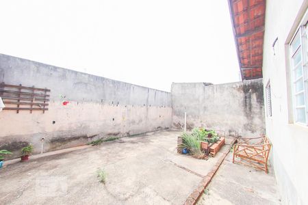 Casa à venda com 120m², 3 quartos e 2 vagas Casa à venda com 120m², 3 quartos e 2 vagasQuintal