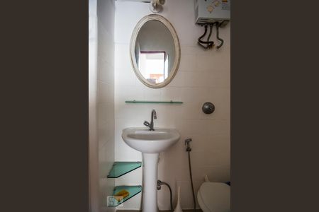 Banheiro de kitnet/studio à venda com 1 quarto, 42m² em Copacabana, Rio de Janeiro