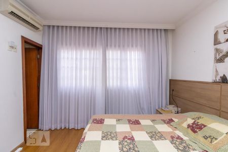 Suíte de casa para alugar com 3 quartos, 360m² em Sagrada Família, Belo Horizonte