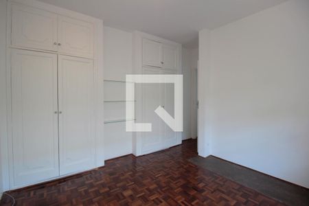 Casa à venda com 450m², 6 quartos e 5 vagas Casa à venda com 450m², 6 quartos e 5 vagasQuarto 2