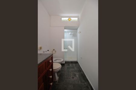 Casa à venda com 450m², 6 quartos e 5 vagas Casa à venda com 450m², 6 quartos e 5 vagasBanheiro da Suíte 2