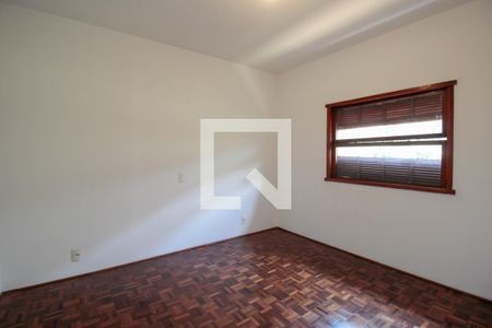 Casa à venda com 450m², 6 quartos e 5 vagas Casa à venda com 450m², 6 quartos e 5 vagasQuarto 1