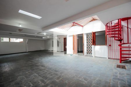 Casa à venda com 450m², 6 quartos e 5 vagas Casa à venda com 450m², 6 quartos e 5 vagasGaragem