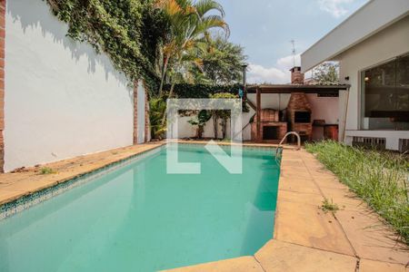 Casa à venda com 450m², 6 quartos e 5 vagas Casa à venda com 450m², 6 quartos e 5 vagasPiscina