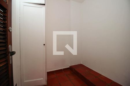 Casa à venda com 450m², 6 quartos e 5 vagas Casa à venda com 450m², 6 quartos e 5 vagasQuarto de Serviço 2