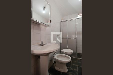 Casa à venda com 450m², 6 quartos e 5 vagas Casa à venda com 450m², 6 quartos e 5 vagasBanheiro da Suíte 3