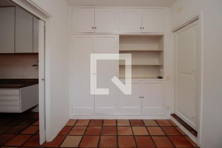 Casa à venda com 450m², 6 quartos e 5 vagas Casa à venda com 450m², 6 quartos e 5 vagasCozinha