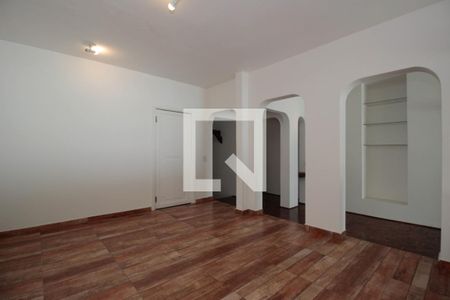 Casa à venda com 450m², 6 quartos e 5 vagas Casa à venda com 450m², 6 quartos e 5 vagasSala 2