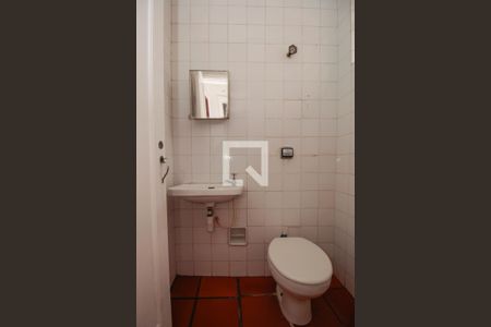 Casa à venda com 450m², 6 quartos e 5 vagas Casa à venda com 450m², 6 quartos e 5 vagasBanheiro de serviço