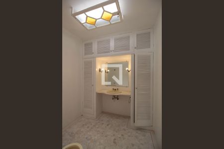 Casa à venda com 450m², 6 quartos e 5 vagas Casa à venda com 450m², 6 quartos e 5 vagasBanheiro da Suíte 4