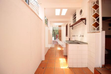 Casa à venda com 450m², 6 quartos e 5 vagas Casa à venda com 450m², 6 quartos e 5 vagasÁrea de Serviço