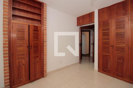 Casa à venda com 450m², 6 quartos e 5 vagas Casa à venda com 450m², 6 quartos e 5 vagasSuíte 2