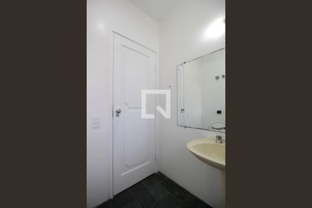 Casa à venda com 450m², 6 quartos e 5 vagas Casa à venda com 450m², 6 quartos e 5 vagasBanheiro