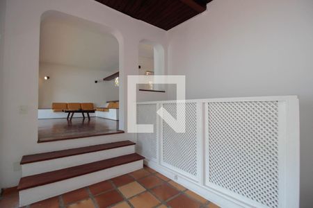 Casa à venda com 450m², 6 quartos e 5 vagas Casa à venda com 450m², 6 quartos e 5 vagasSala 2