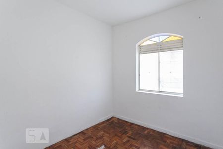 Quarto 1 de casa para alugar com 2 quartos, 80m² em Santa Efigênia, Belo Horizonte