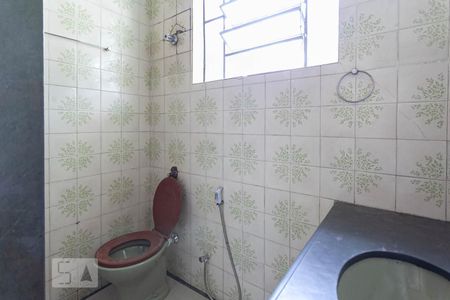 Banheiro Social de casa para alugar com 2 quartos, 80m² em Santa Efigênia, Belo Horizonte