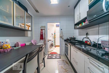 Casa à venda com 96m², 2 quartos e 2 vagas Casa à venda com 96m², 2 quartos e 2 vagasCozinha