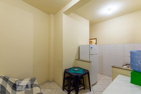 Cozinha  de kitnet/studio para alugar com 1 quarto, 35m² em Icaraí, Niterói