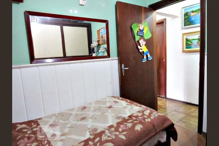 Casa à venda com 118m², 4 quartos e 2 vagasQuarto 2 