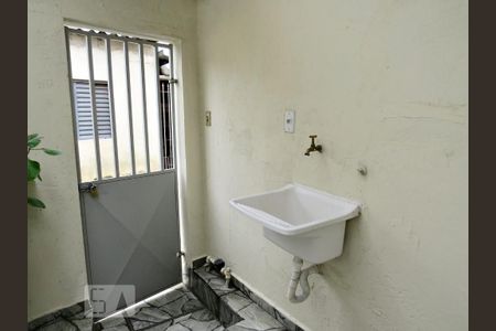 Casa à venda com 118m², 4 quartos e 2 vagasDetalhe da area de serviço