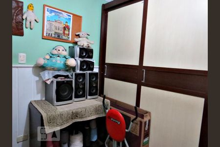 Casa à venda com 118m², 4 quartos e 2 vagasQuarto 2 - Armários