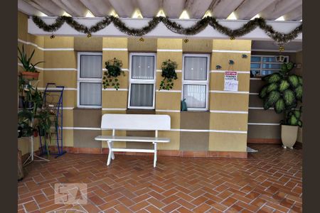 Casa à venda com 118m², 4 quartos e 2 vagasFachada