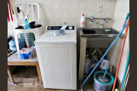 Casa à venda com 118m², 4 quartos e 2 vagasDetalhe da area de serviço