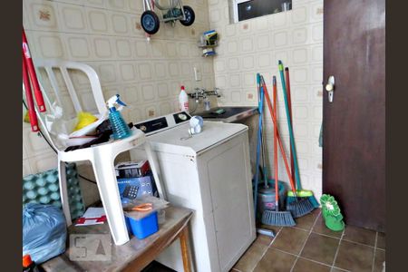 Casa à venda com 118m², 4 quartos e 2 vagasDetalhe da area de serviço