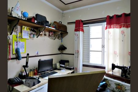 Casa à venda com 118m², 4 quartos e 2 vagasQuarto 3