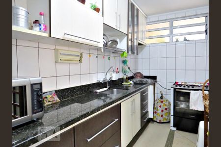 Casa à venda com 118m², 4 quartos e 2 vagasCozinha - Armários