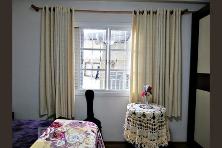 Casa à venda com 118m², 4 quartos e 2 vagasQuarto 1