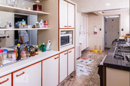 Apartamento para alugar com 430m², 3 quartos e 3 vagas Apartamento para alugar com 430m², 3 quartos e 3 vagasCozinha