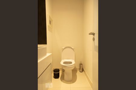 Lavabo de apartamento para alugar com 1 quarto, 62m² em Itaim Bibi, São Paulo