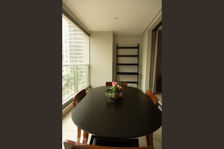Varanda de apartamento para alugar com 1 quarto, 62m² em Itaim Bibi, São Paulo