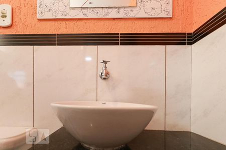 Casa à venda com 80m², 2 quartos e 1 vaga Casa à venda com 80m², 2 quartos e 1 vagaBanheiro