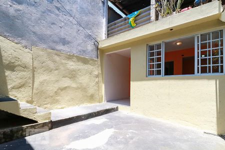 Casa à venda com 80m², 2 quartos e 1 vaga Casa à venda com 80m², 2 quartos e 1 vagaFachada