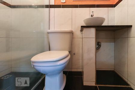 Casa à venda com 80m², 2 quartos e 1 vaga Casa à venda com 80m², 2 quartos e 1 vagaBanheiro