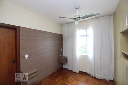 Quarto de apartamento para alugar com 3 quartos, 90m² em Santa Efigênia, Belo Horizonte