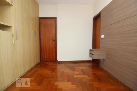 Quarto de apartamento para alugar com 3 quartos, 90m² em Santa Efigênia, Belo Horizonte