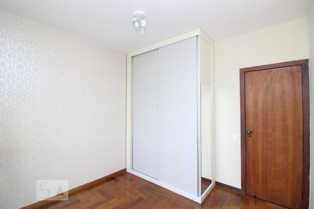 Quarto de apartamento para alugar com 3 quartos, 90m² em Santa Efigênia, Belo Horizonte