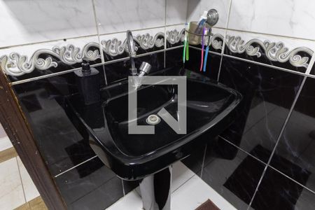 Casa à venda com 195m², 4 quartos e 2 vagas Casa à venda com 195m², 4 quartos e 2 vagasBanheiro 2