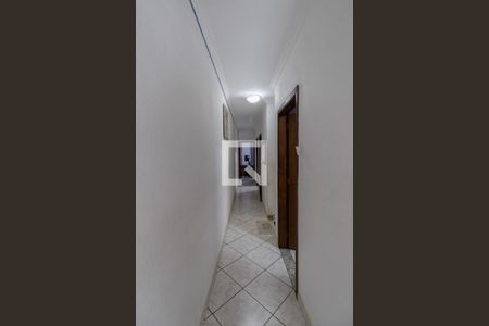 Casa à venda com 195m², 4 quartos e 2 vagas Casa à venda com 195m², 4 quartos e 2 vagasCorredor