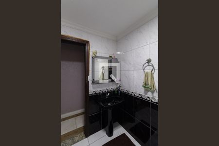 Casa à venda com 195m², 4 quartos e 2 vagas Casa à venda com 195m², 4 quartos e 2 vagasBanheiro 2